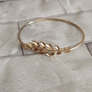 Plunder - Gold Leaf Bangle Bracelet